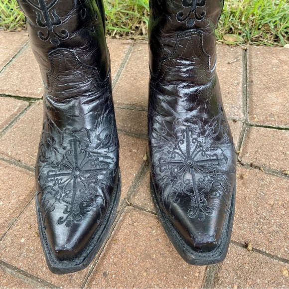 Boots - Circle G Women's Western Cross
Scroll Embroidered - Snip Toe - Black  10 - Picture 3 of 13